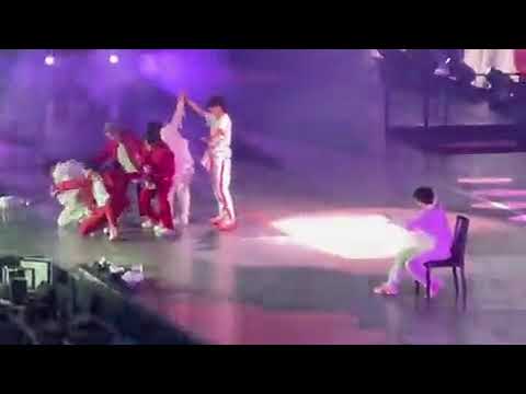 Jin dancing with the members 💓💜 #bts