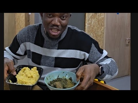 MY OYIBO COLLEAGUE JUST DEY LOOK ME LIKE MUMU BECAUSE I DEY GARRI OKAZI SOUP FOR WORK OH 