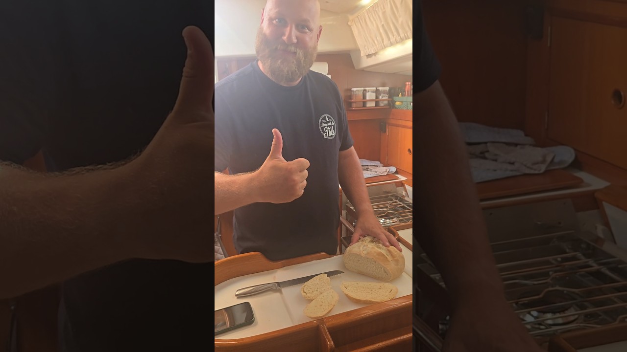 ⁣Wooo!!The bread is out of the oven 🤣 tomorrow....Cookies!#liveaboard #sailing #travel #cooking
