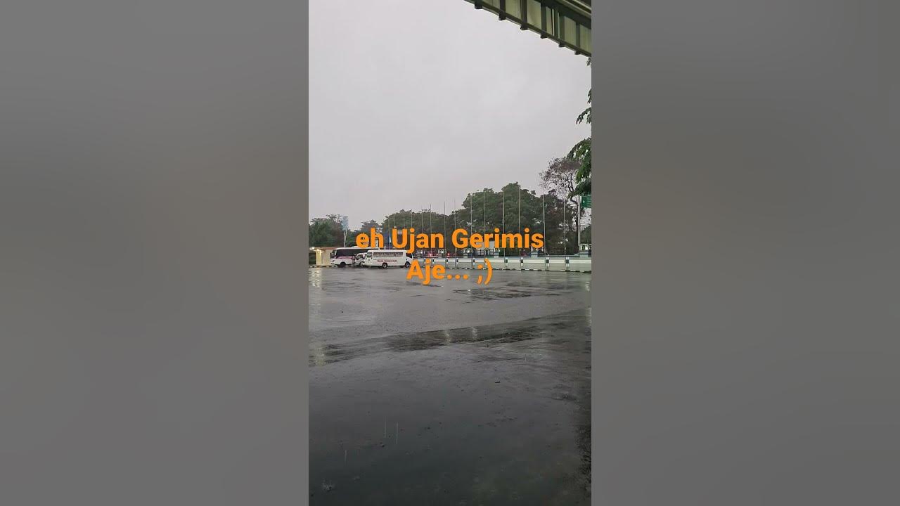 eh Ujan Gerimis aje... #short eh Ujan Gerimis aje... #short