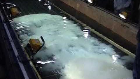 Laboratory test debris flow - unconfined