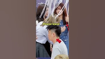Jisso push Jennie fell sad 😢 #blackpink #kpop #shorts