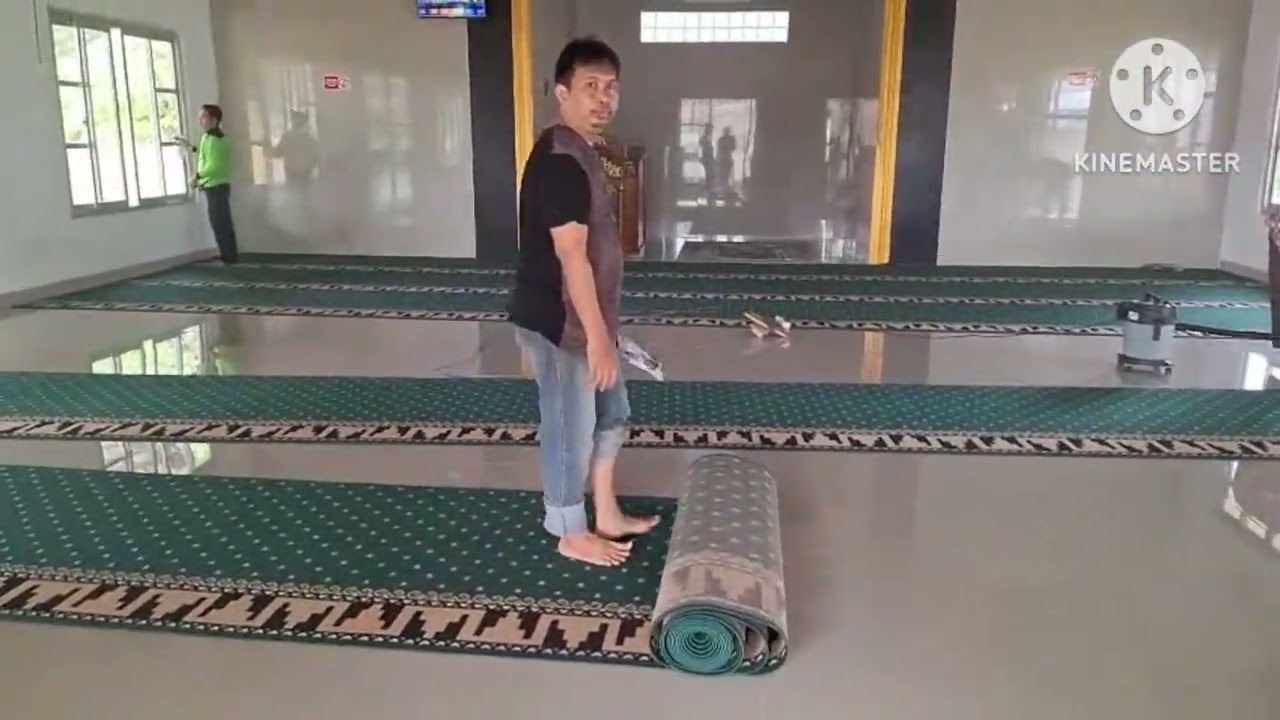 GEBER BBM(Gerakan Bersama Bersih Bersih Masjid)MIN 1 Pesawaran. 