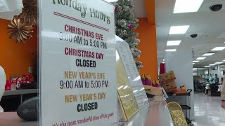 Last-minute holiday shoppers hope to find good deals underneath their Christmas tree