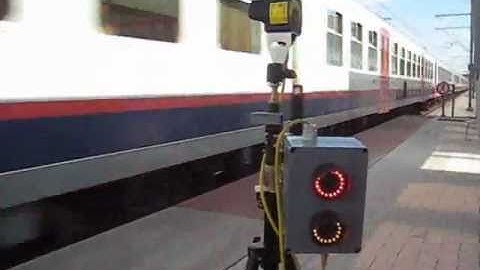Train Detection using Banner Engineering QT50RAFQ-EU-R Retroreflective Radar