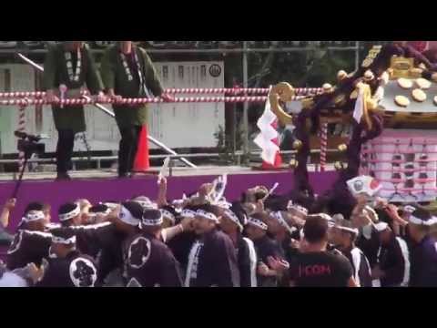 平成27年  三社祭り  宮出し  迫力満点  ヤッパリ三社祭だ！。