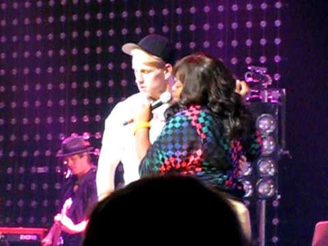 Glee The Boy Is Mine