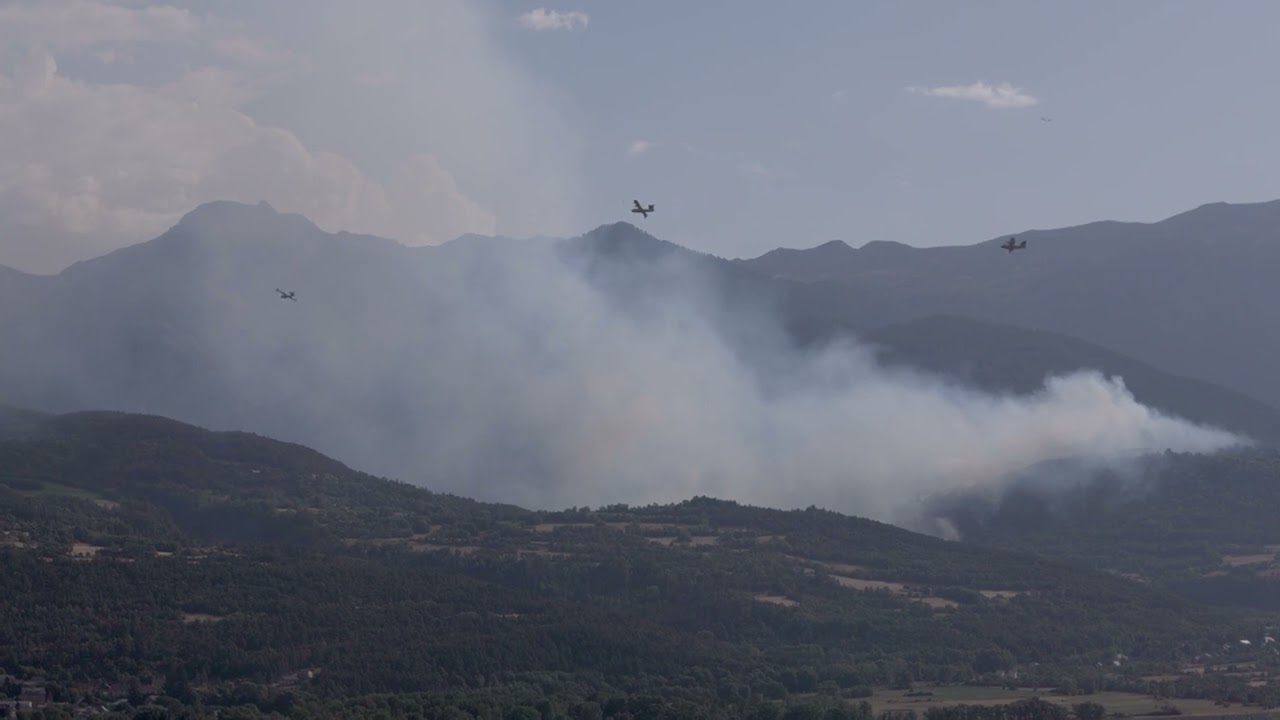 Crots feux de forêt - Hautes-Alpes - Forêt de Boscodon - Canadair Pilote et Équipages ces Héros 👍