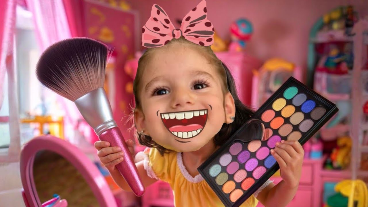 MAKYAJ ZAMANI ! Eva Annesinden Makyaj Yapmasını İstedi!