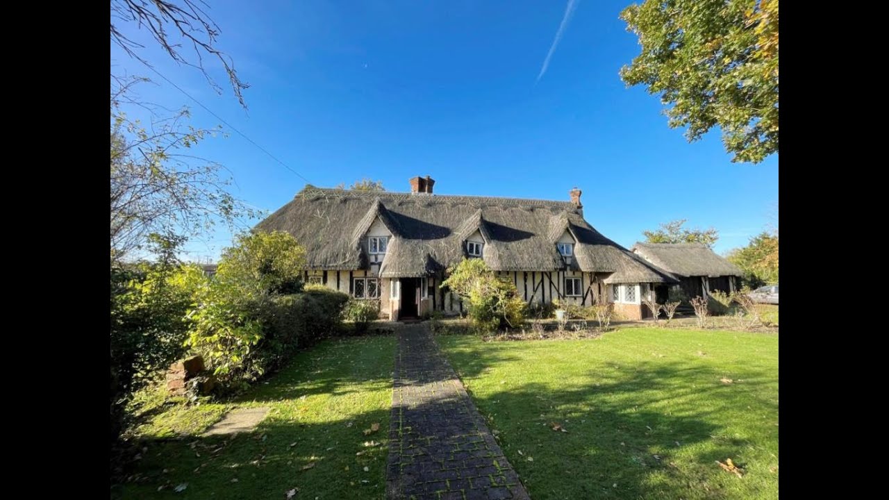 Cromwell House, Willows Green, Gt. Leighs, Chelmsford, Essex, CM3 1QB