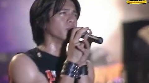 "yang terdalam" PETERPAN Live Konser 2004 !!