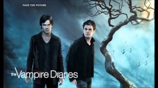 The Vampire Diaries 7x04 These boots are made for walkin&#39; (Parkay Quarts)