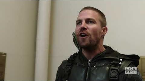 Elseworlds Part 3 Oliver makes deal with Monitor