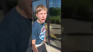 He started crying after losing😂