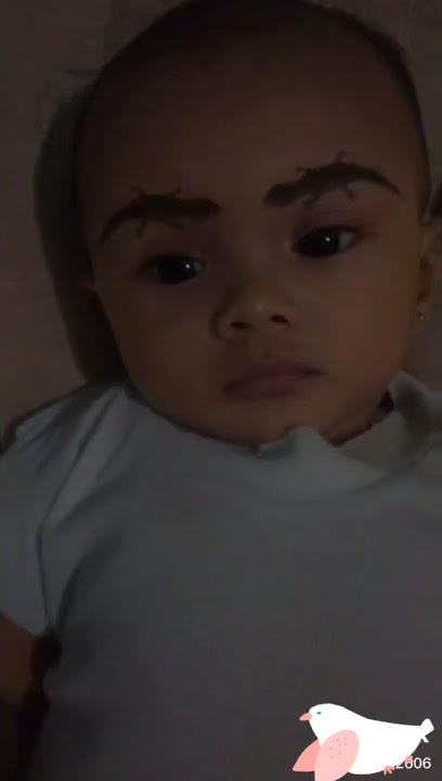 Bayi lucu alis cicak
