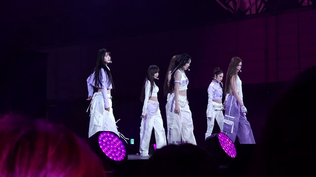 izna マイ サイン入り アルバム ラ キドロ kcon 2025 KCON LA 2025 Artist Stage - izna - SIGN - YouTube