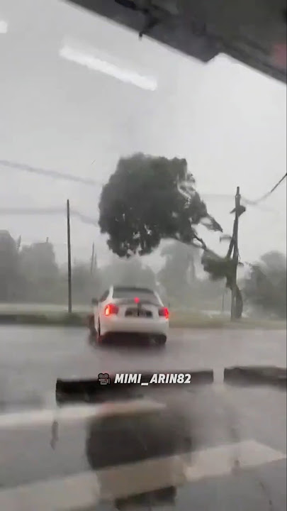 🌪️ Ribut Kat Parit Buntar Perak… Sekali Pokok Tumbang Depan Mata 😳