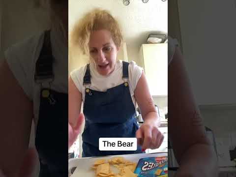 The Bear FX: Carmy makes a crisp sandwich '