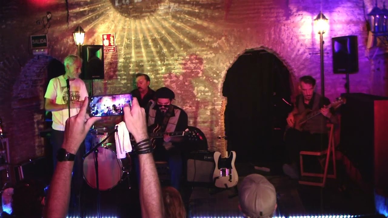 Jamie Ricketts & The Blues Willies. Rollin' Man