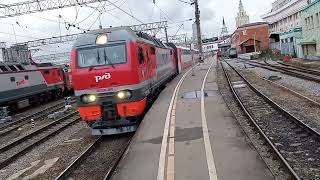 Поезд Москва - Йошкар-Ола отправляется. Наблюдение с конца