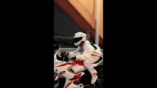 No companion? Let the motorcycle guide you#rider #riding #motorcycle #locomotive