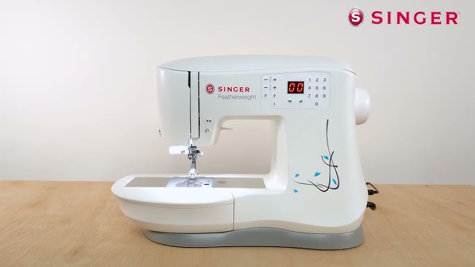 SINGER® FEATHERWEIGHT™ C240 Owner\'s Class - Intro Your Machine - YouTube