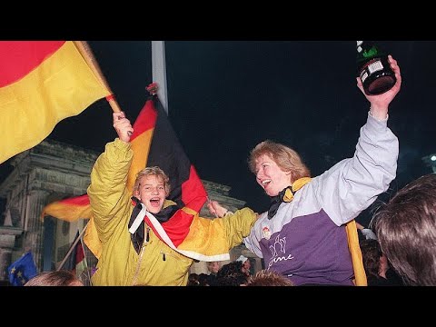 German Reunification: Archive Pictures Show Unity Day As It Happened 30 Years Ago