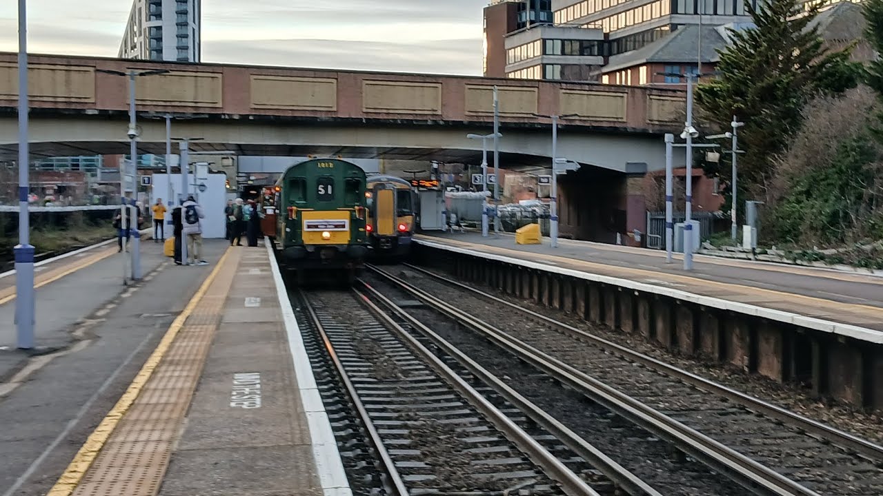 A few trains at bromley south(including 1001 thumper
