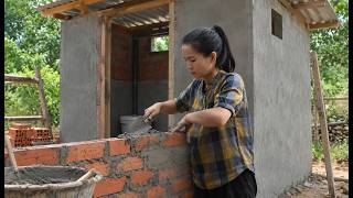 A Female Veteran Builds a House and Cares for Her Daughter - A Touching Story.