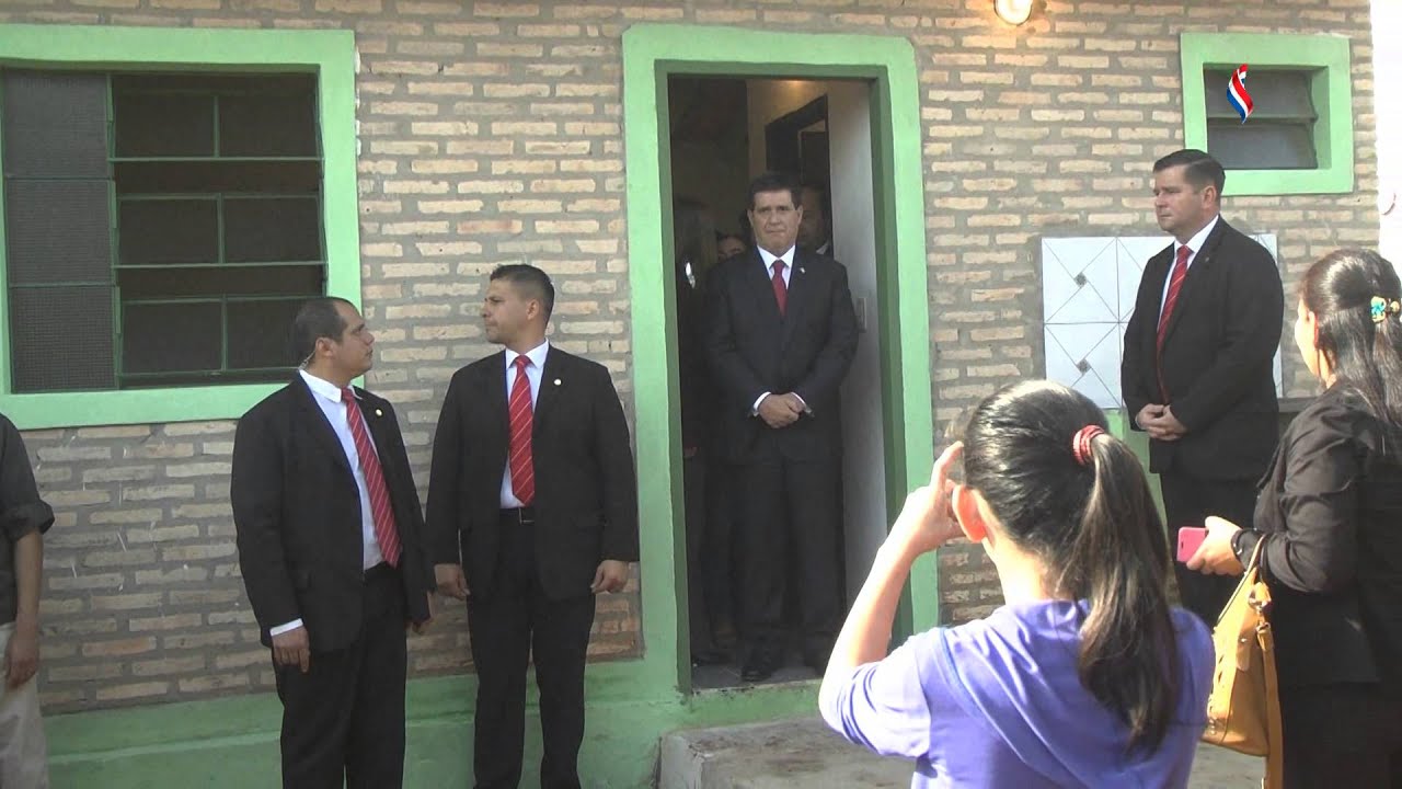 Presidente Horacio Cartes inauguró viviendas sociales en Villarrica - YouTube