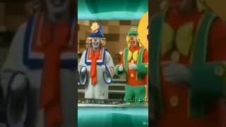 Lugar De Palhaço E No Circo E Lugar De Elefante E No Zoológico