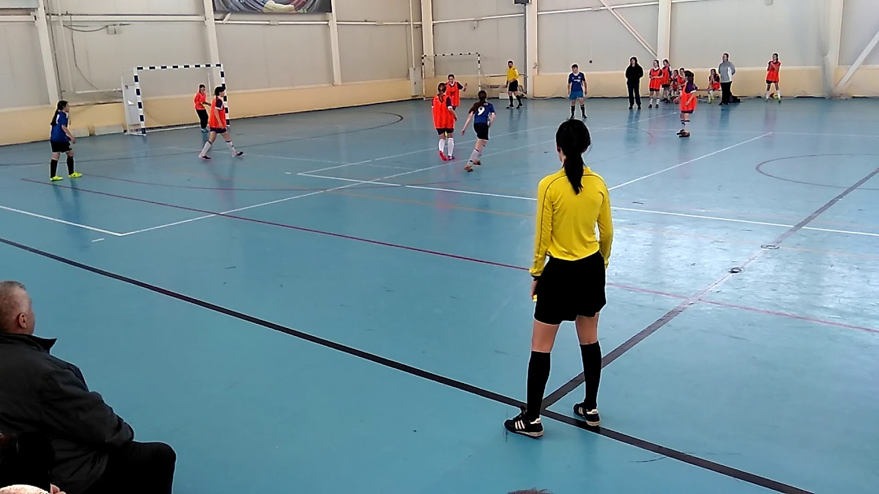 Бенгальский огонь на черном фоне. Искры нн. Искры бенгальских огней. Бенгальские огни "большие". Искры от бенгальских огней.