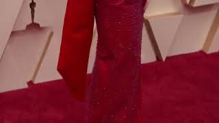Kaitlyn Dever at red carpet #Oscars  😍