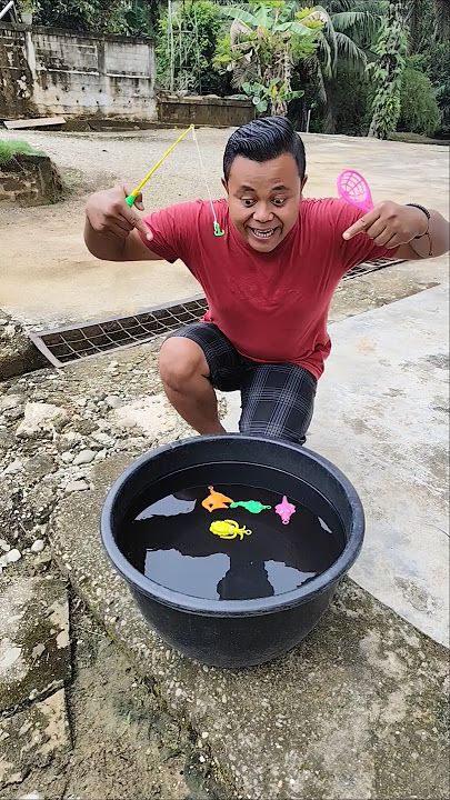 Kasih Makan Ikan #shorts #ikan #lucu #ngakak #comedy #subscribe