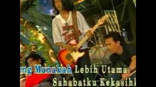 EYE - Antara Sahabat dan Kekasih