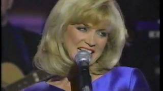 Barbara Mandrell singing "Night Life"
