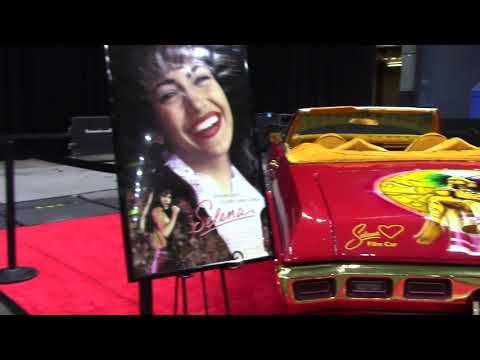 Vidéo: La Famille De Jackie Cruz Et Selena Quintanilla à La Fiesta De La Flor