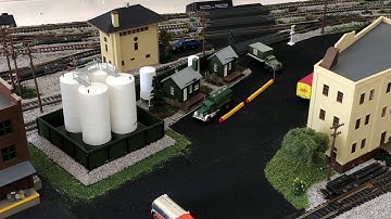 Model railroad - GP7u behind the video on 4x8 HO layout
