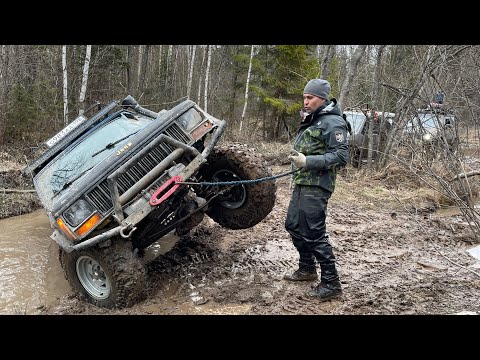 Видео: Выезд на дорогу оказалось сложнее чем мы думали) Саня на взводе! разули колесо на бедлоке)