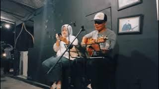 Edaaaann suaranya mirip mulan jamela🤯  RISALAH HATI - DEWA 19 (Cover) joko tingkir cafe