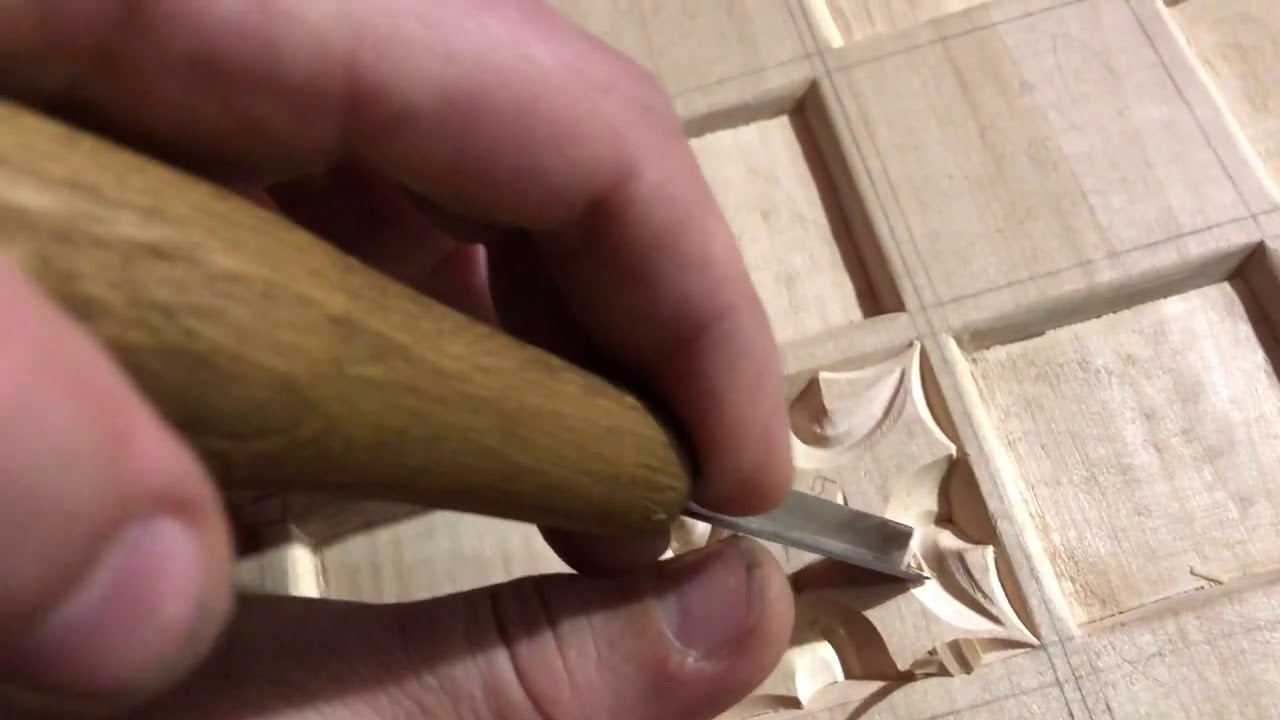 Урок резьба по дереву для всех.Проект нарды.Исполнитель Ученик Андрей ...