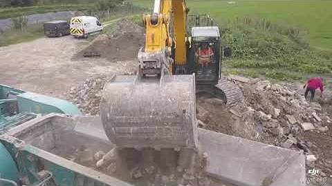 JCB js 130 crushing