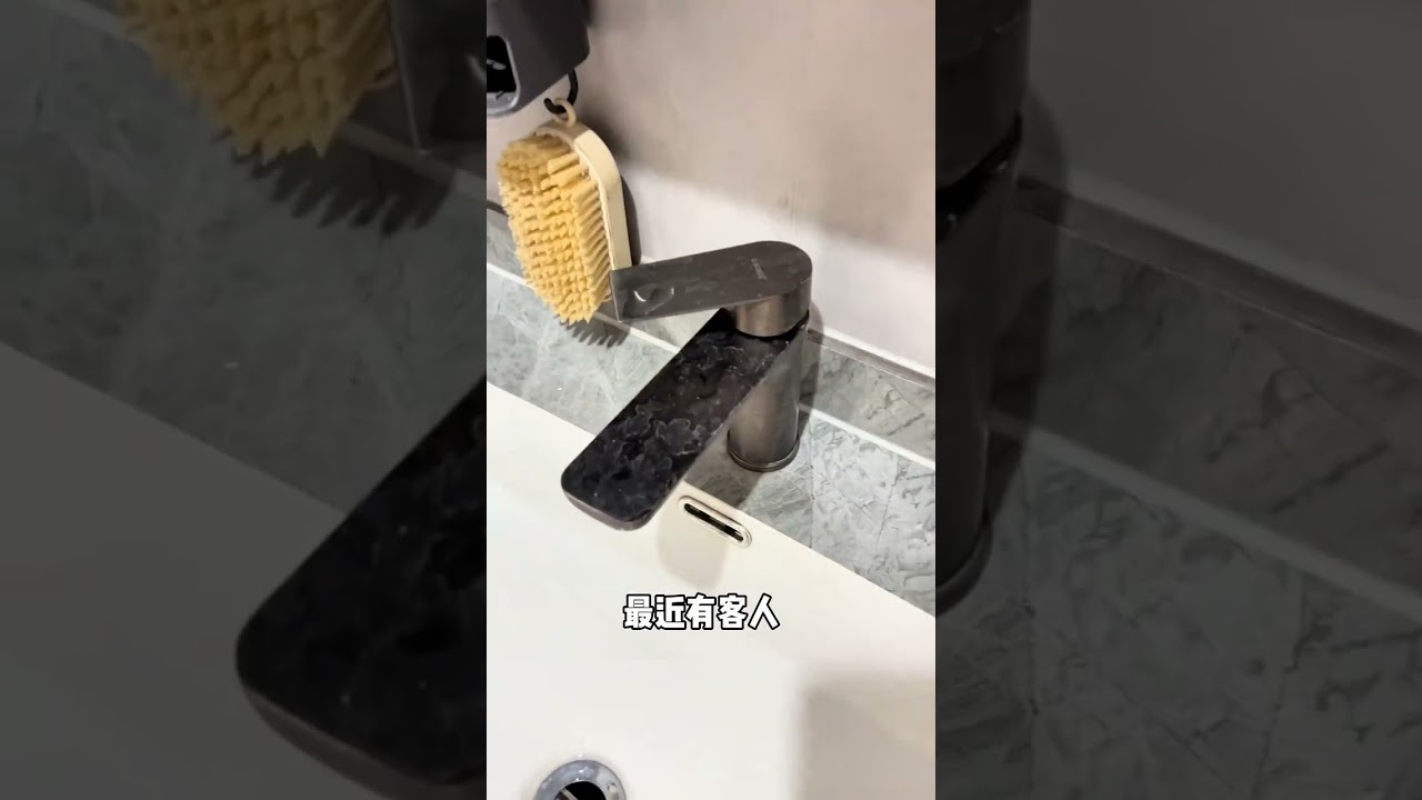 How should a housewife be described The meal is cooked and eaten the clothes are washe