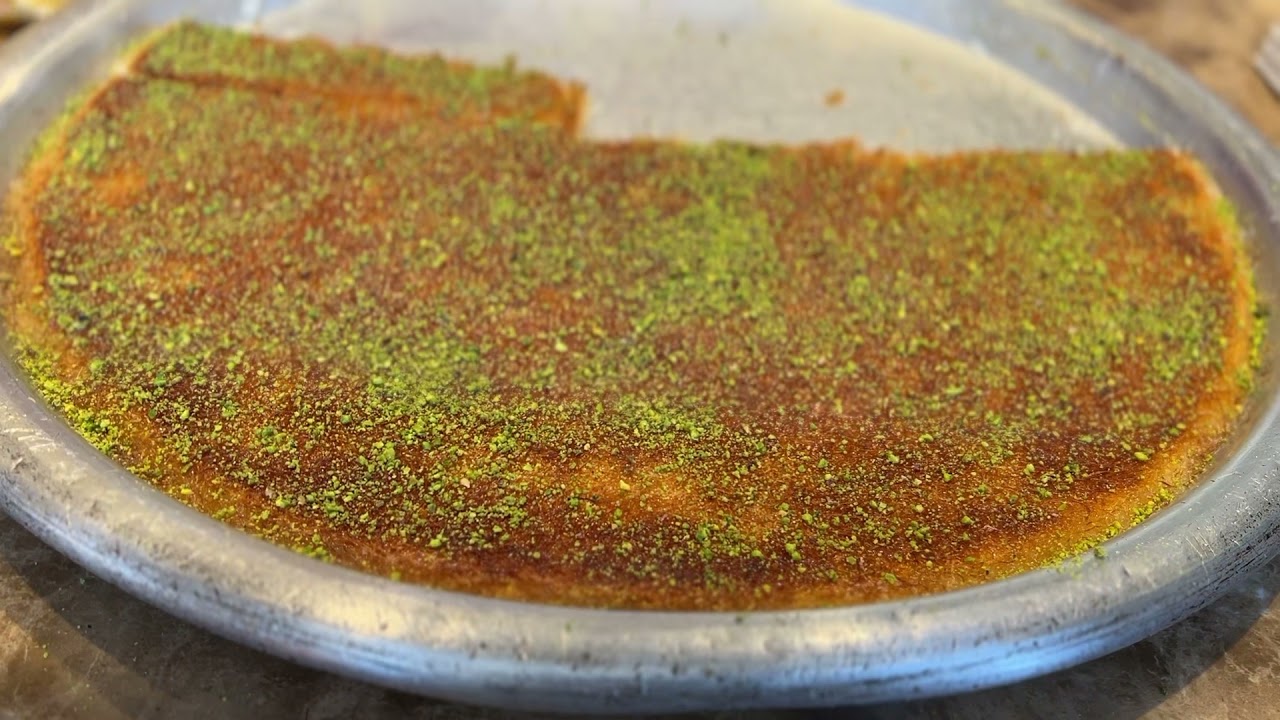 احلى كنافة في بغداد وصفوها لي اثبت أن كلامهم قليل بلوصف والطعم والمذاق كنافة القدسي اخوكم رياض