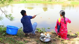 : Fishing Video || Learning fishing techniques from village boys and girls will be useful in future