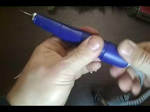 Неисправна ручка. Неисправна ручка. Рука с ручкой. Неисправна ручка. Человек дает ручку.