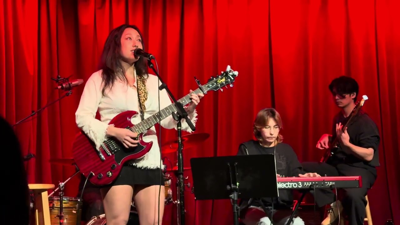 2 AM in hollywood (original song demo) at Hotel Cafe 