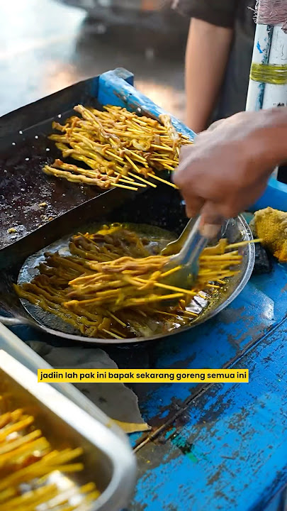 The honest intestine satay seller immediately bought everything