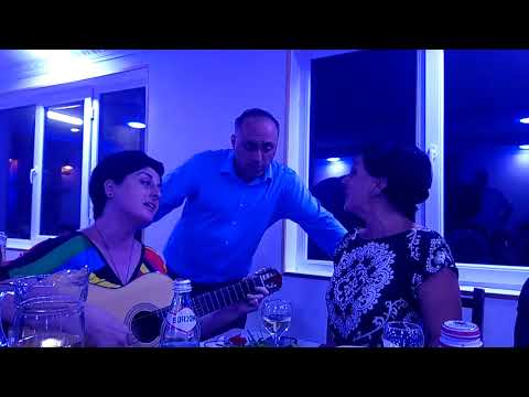 მაკა და მანანა მაისურაძეები დათო არჩვაძესთან ერთად