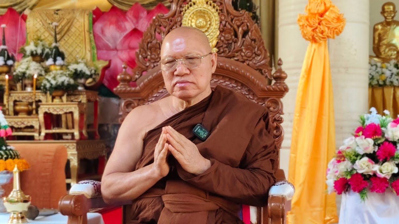 พระเดช​พระคุณ​หลวงตา​ พระครู​ภาวนา​กิจจา​ทร​เจ้าอาวาส​วัด​บ้านเก่า​บ่อ​ 